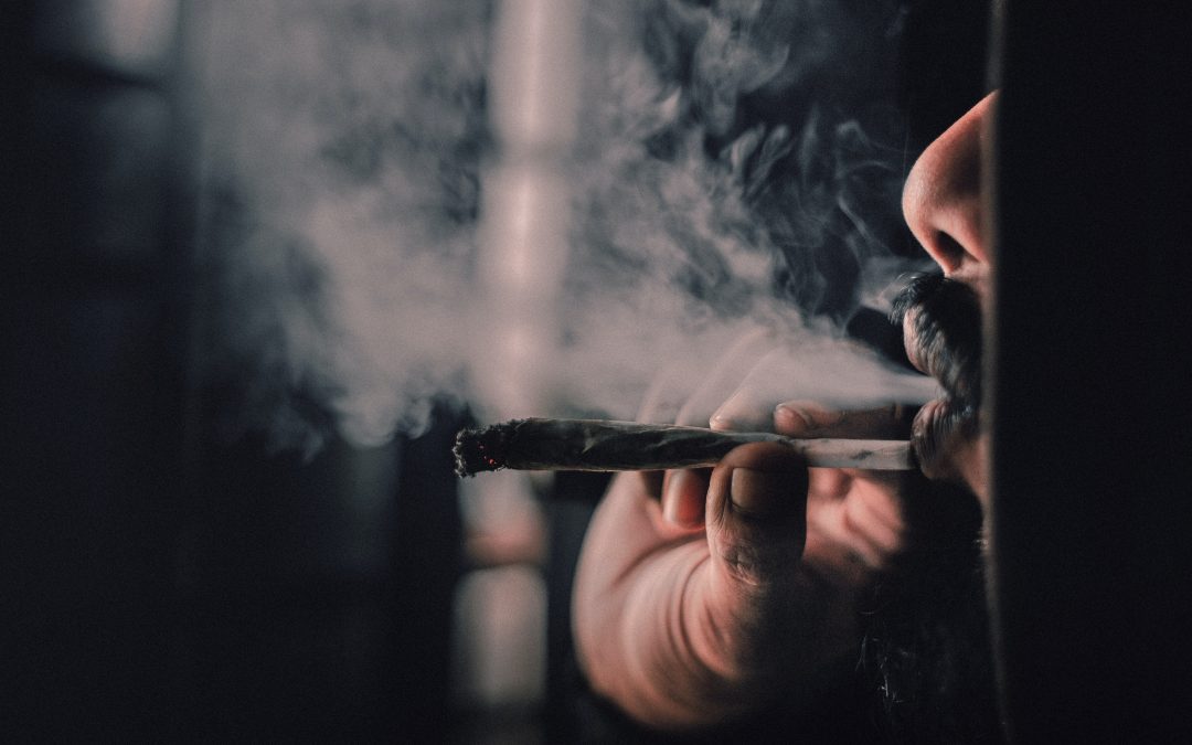 Top Cannabis Strains for a Relaxing Weekend