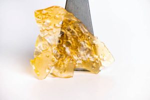 demystifying cannabis concentrates: a beginner’s guide to concentrates, shatter